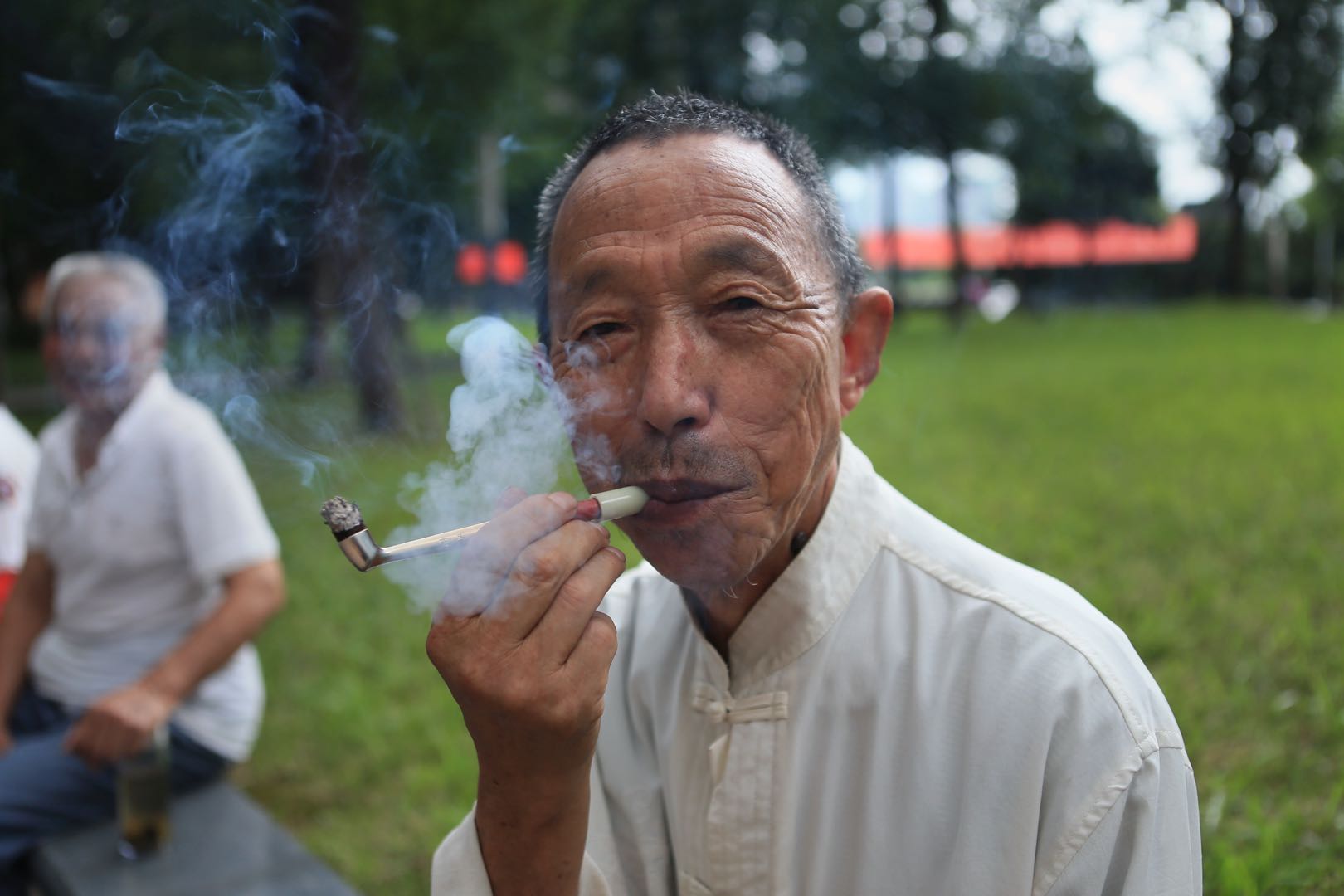 f1造雾者电子烟吧酒吧怎么样_私自造烟的村子_小野造物的电子烟