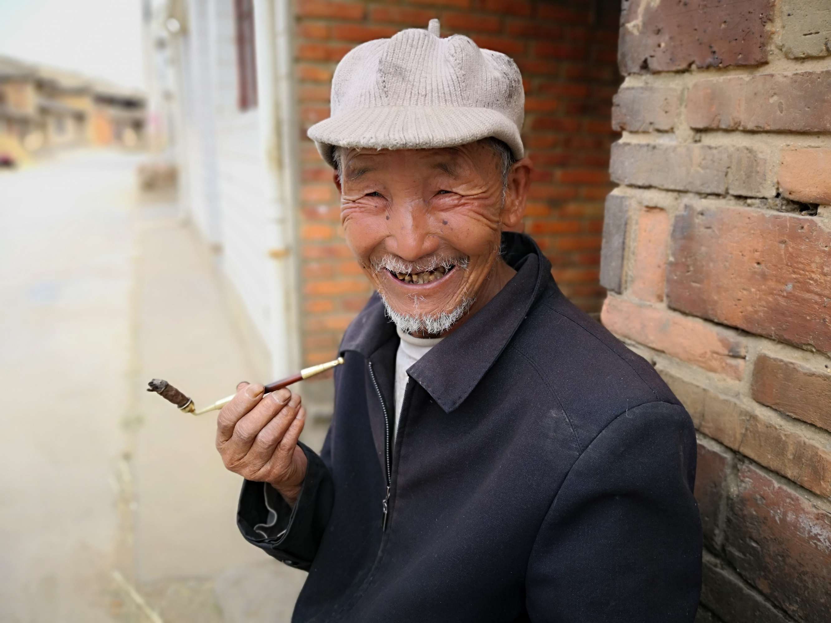 私自造烟的村子_小野造物的电子烟_f1造雾者电子烟吧酒吧怎么样